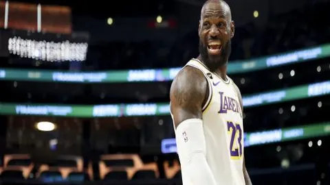 斯维亚特克澳网女单晋级四强轻松过关